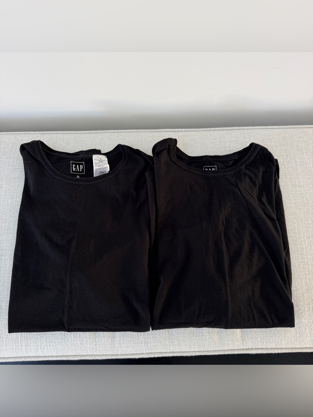 GAP Men’s Black Short Sleeve T-Shirts XL Bundle of 2